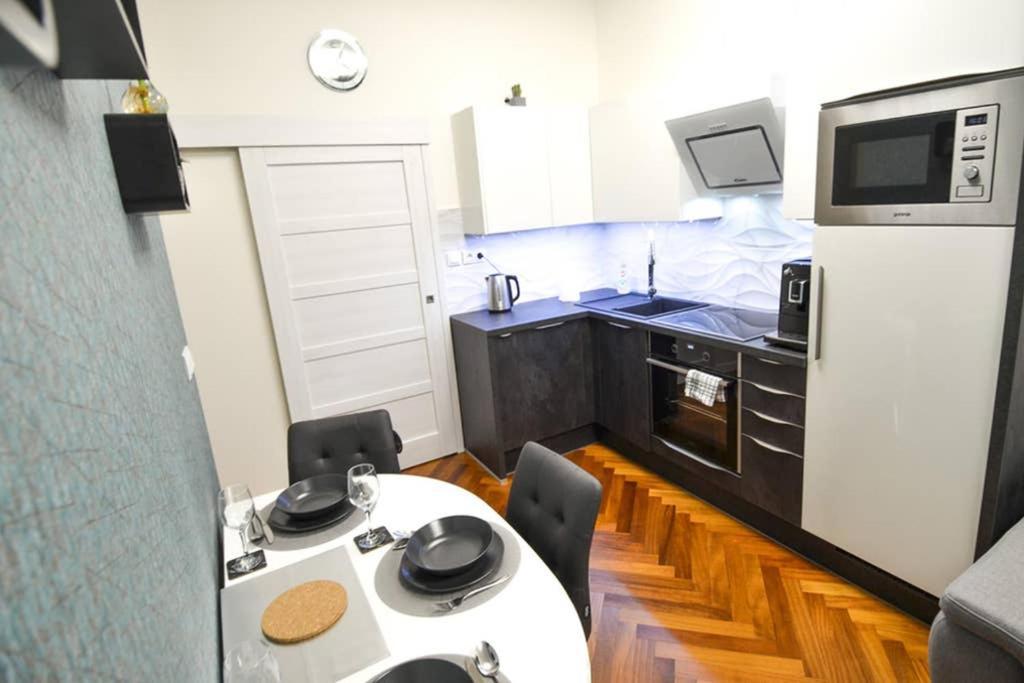 Brandly New Apartment Andel Praga Exterior foto